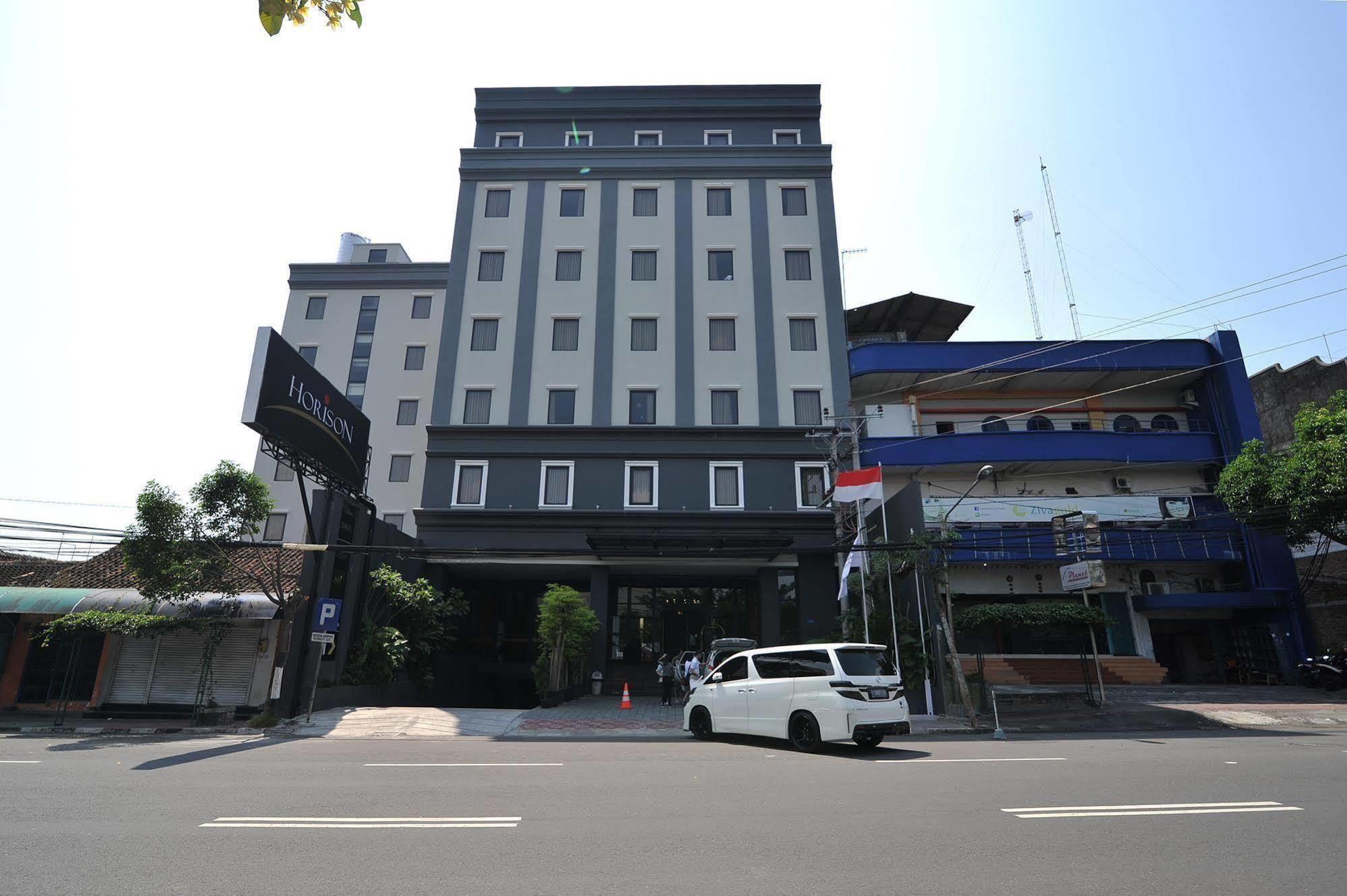Grand Kangen Hotel Urip Sumoharjo Yogyakarta Extérieur photo